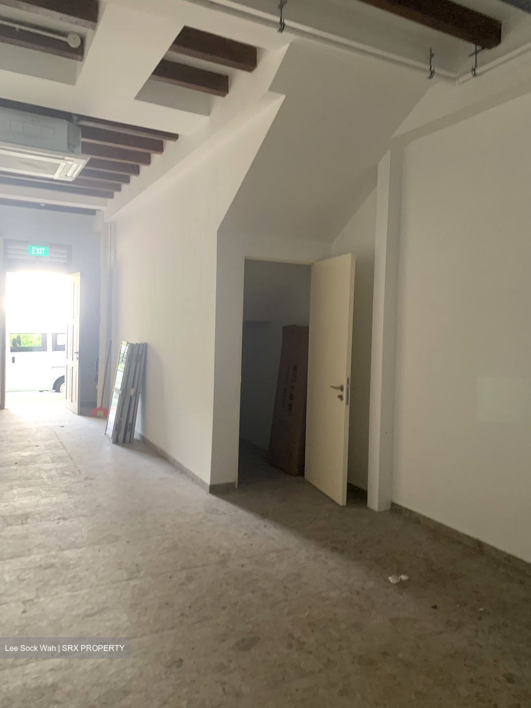 Rowell Road (D8), Retail #562682261